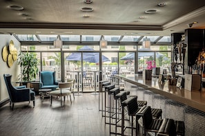 2 bars/lounges, wine bar - The Inn At Fox Hollow Hotel (Woodbury)
