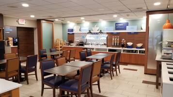 Desayuno para llevar gratuito y diario