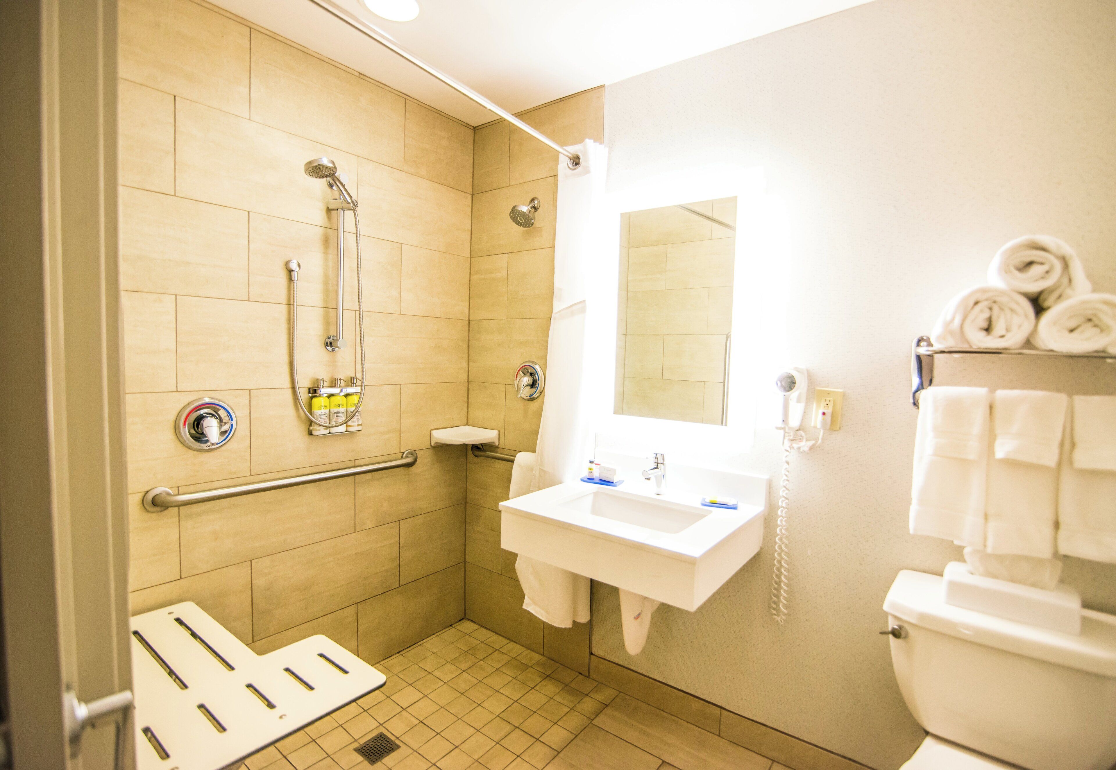 Photo - Holiday Inn Express Philadelphia NE - Langhorne by IHG
