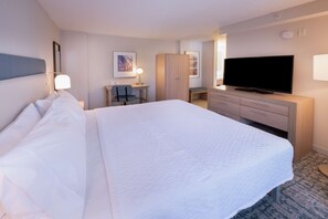 Suite, 2 camere da letto (Washer & Dryer) | Una cassaforte in camera, una scrivania, tende oscuranti