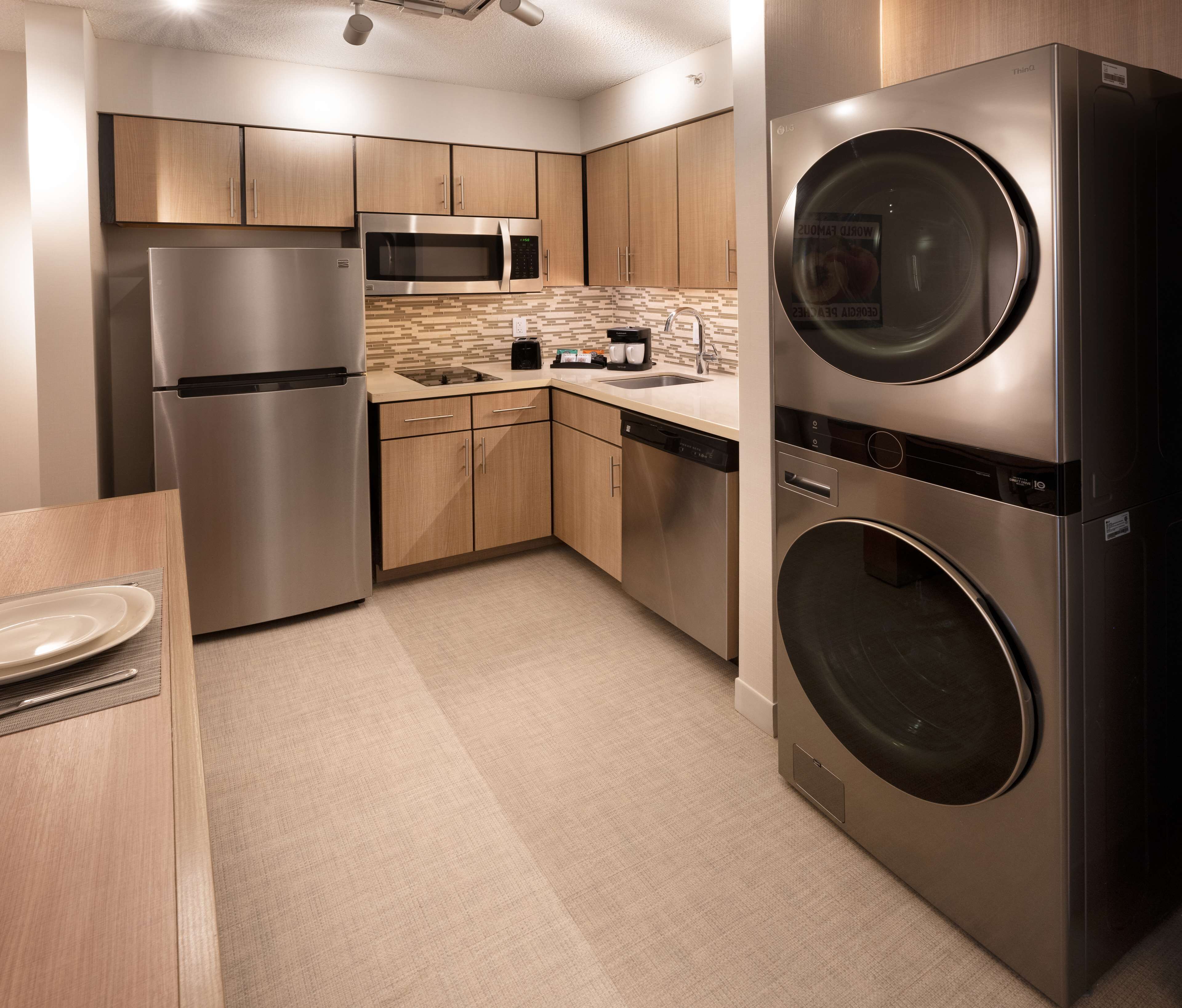 suite, 1 bedroom (washer & dryer) | private kitchen | fridge, microwave, stovetop, dishwasher