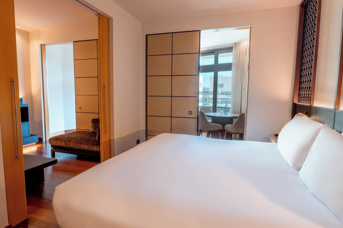 Suíte júnior | Roupas de cama premium, frigobar, cofres nos quartos, escrivaninha
