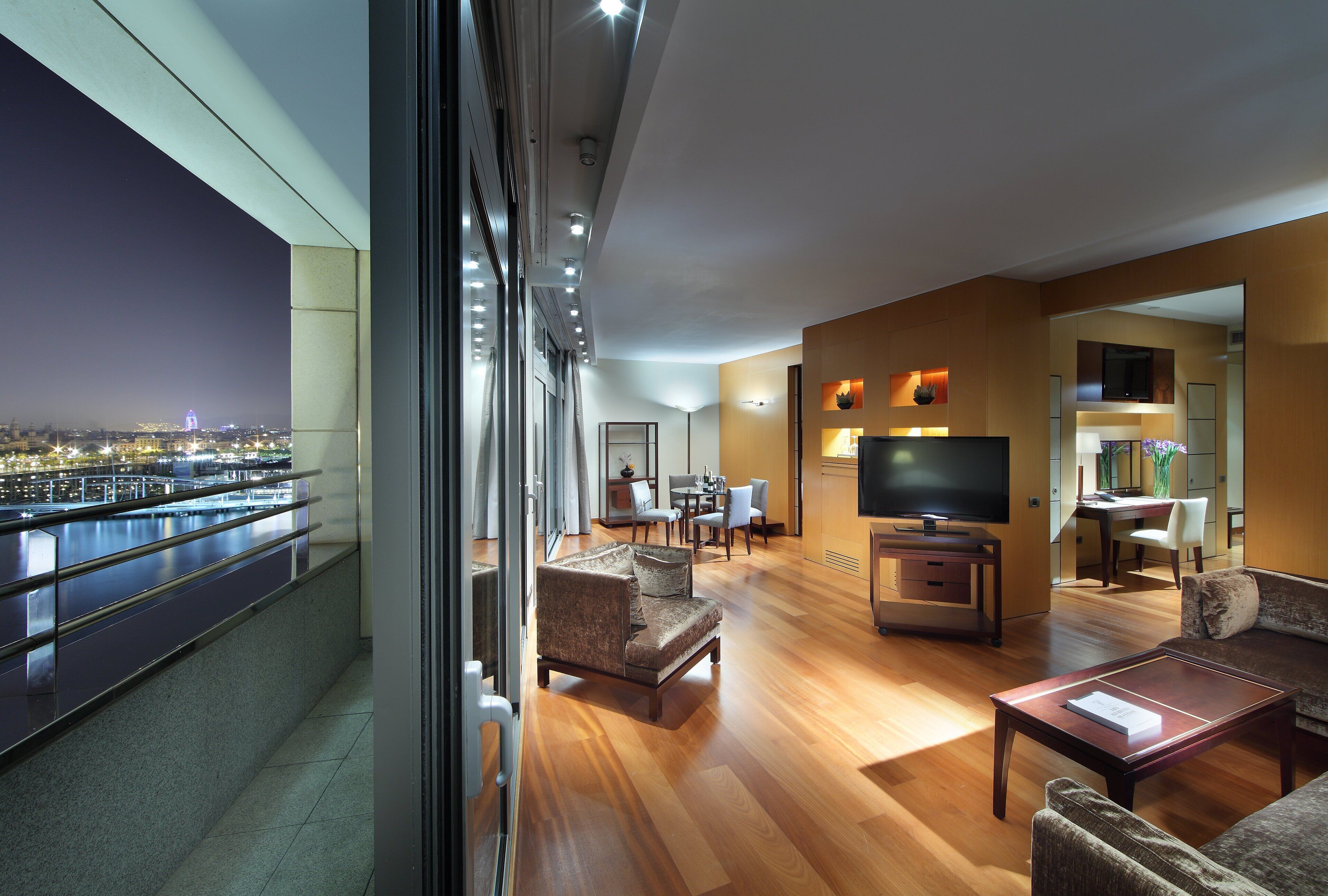 premium bedding, minibar, in-room safe, individually furnished