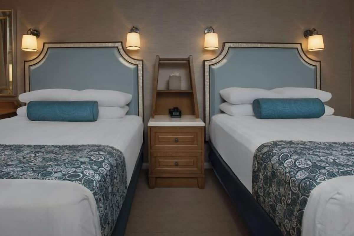 In-room safe, desk, laptop workspace, blackout curtains