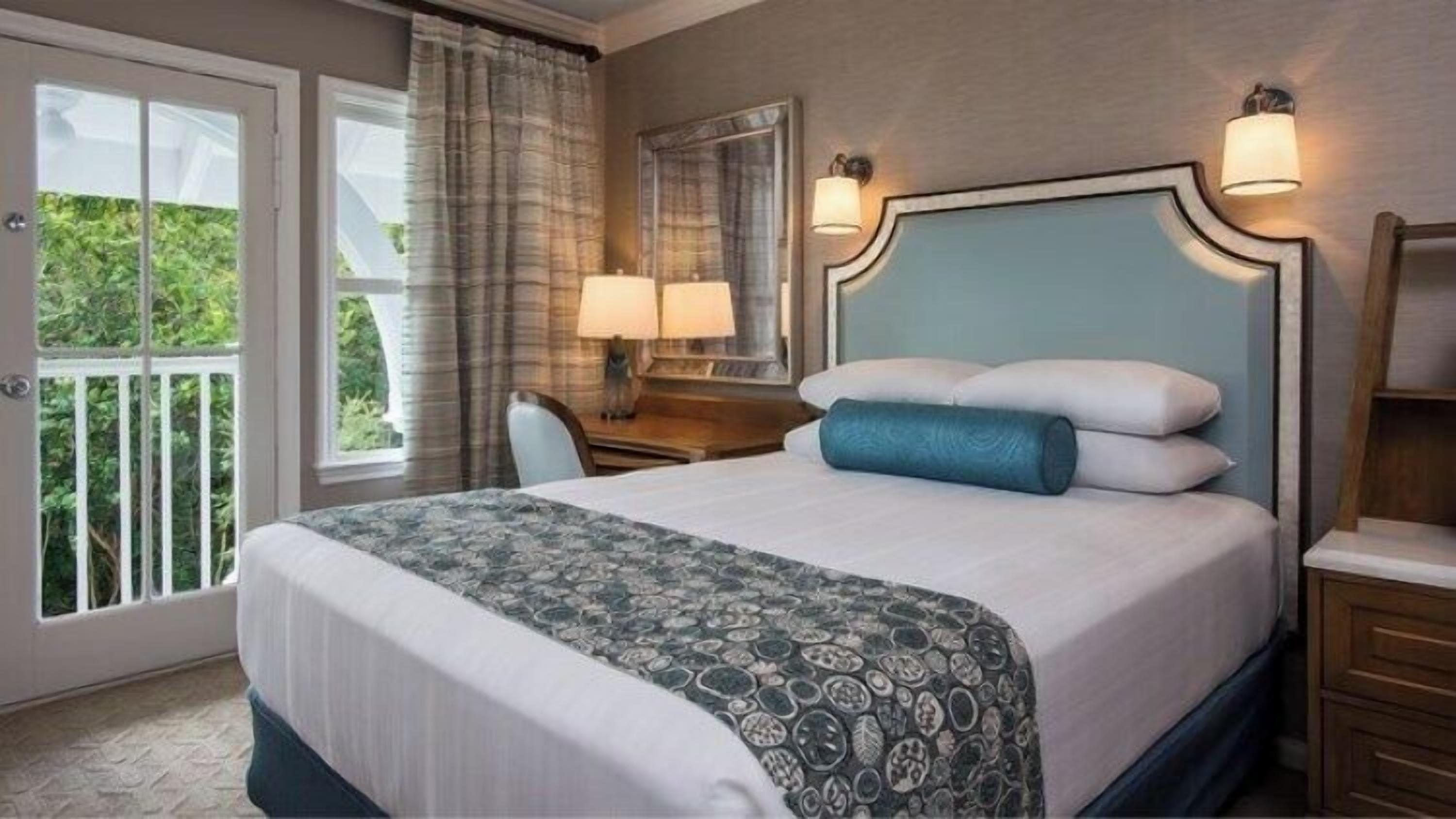 In-room safe, desk, laptop workspace, blackout drapes