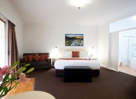 行政客房 (King) | 办公桌、笔记本电脑工作区、隔音、熨斗/熨衣板