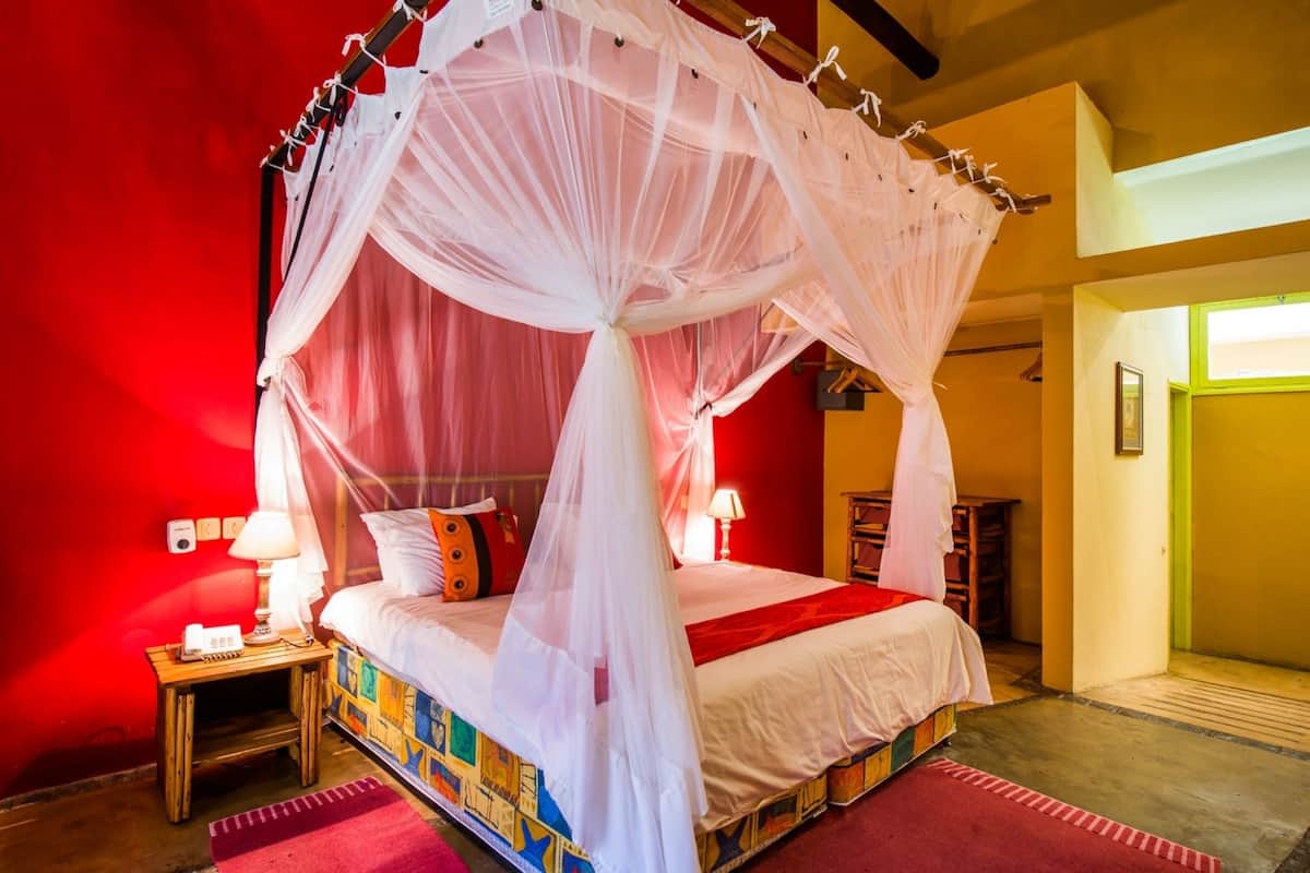 Standard Room | In-room safe, desk, blackout drapes, cribs/infant beds