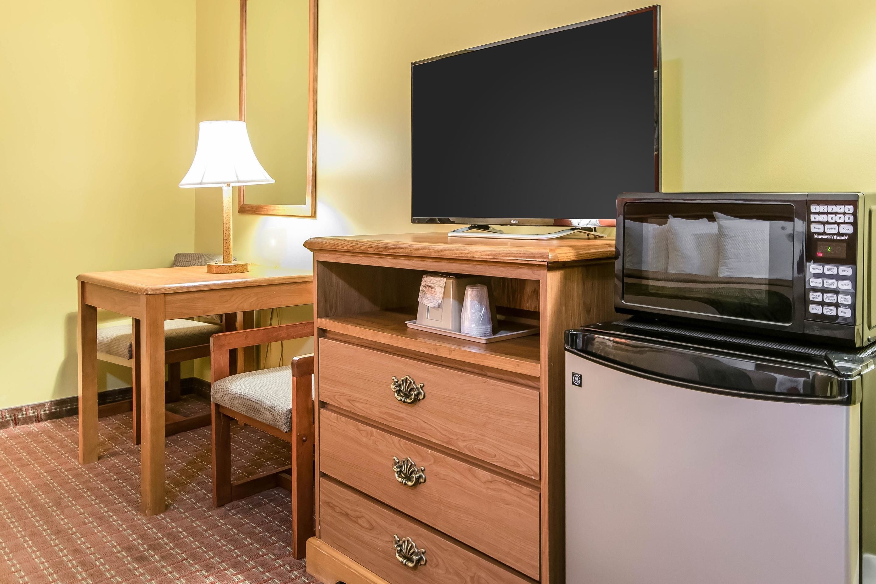 Photo - Econo Lodge Louisville Airport