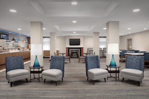 Free daily buffet breakfast - Holiday Inn Express Hotel & Suites Chambersburg by IHG (Chambersburg)