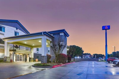 Motel 6 Mesquite, TX - Balch Springs