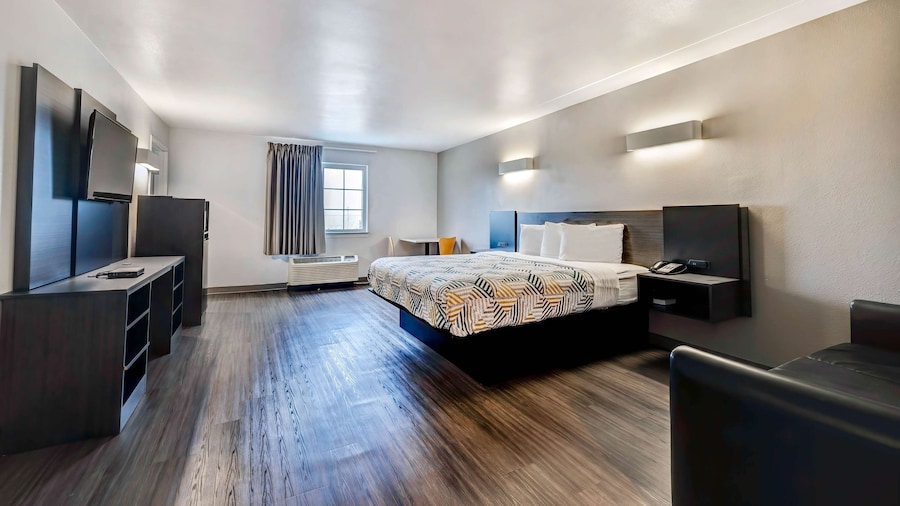 Motel 6 Mesquite, TX - Balch Springs