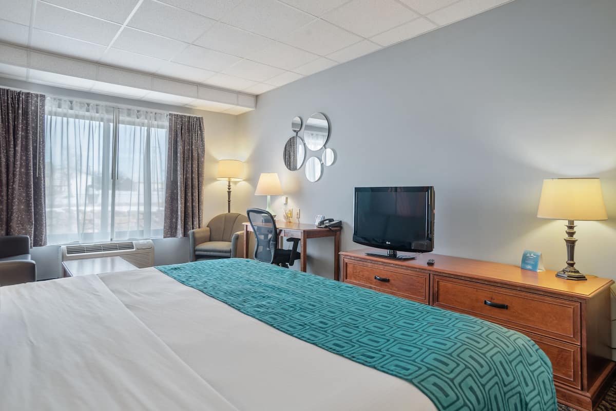 In-room safe, desk, iron/ironing board, travel crib