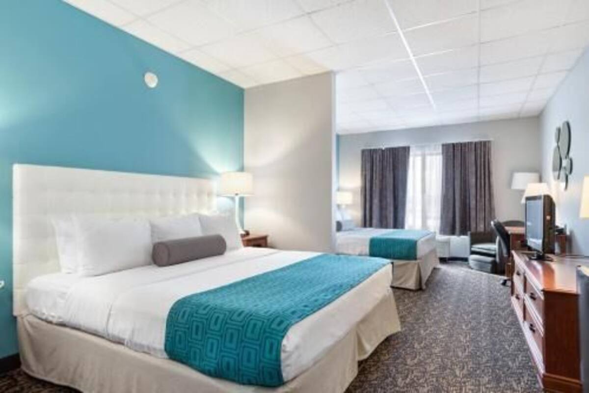 In-room safe, desk, iron/ironing board, travel cot