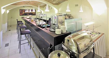 Rixwell Centra Hotel