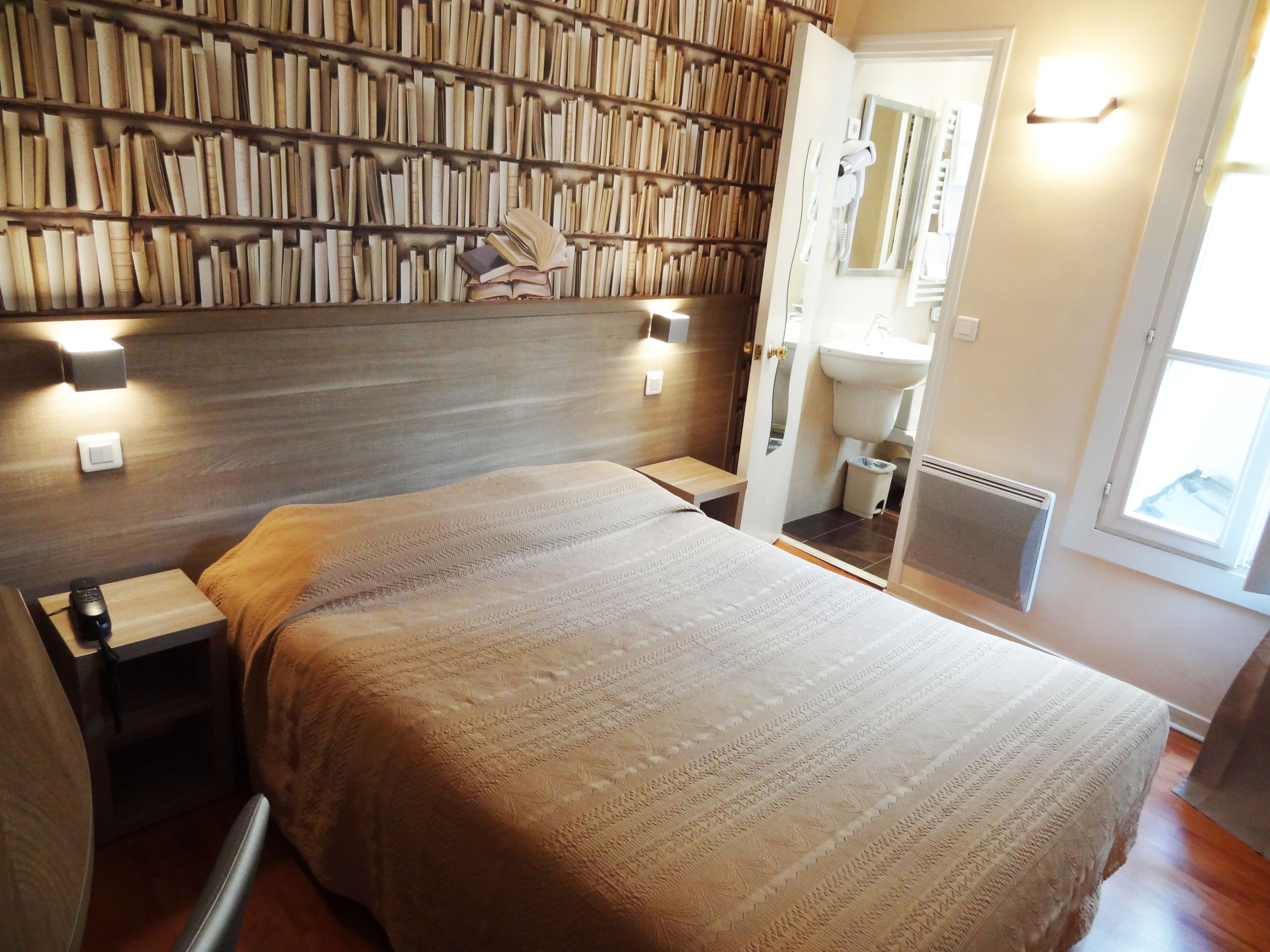 double room | 1 bedroom, in-room safe, individually decorated, desk