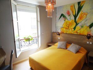 Double Room | In-room safe, individually decorated, desk, iron/ironing board - Hotel Amélie (Paris)