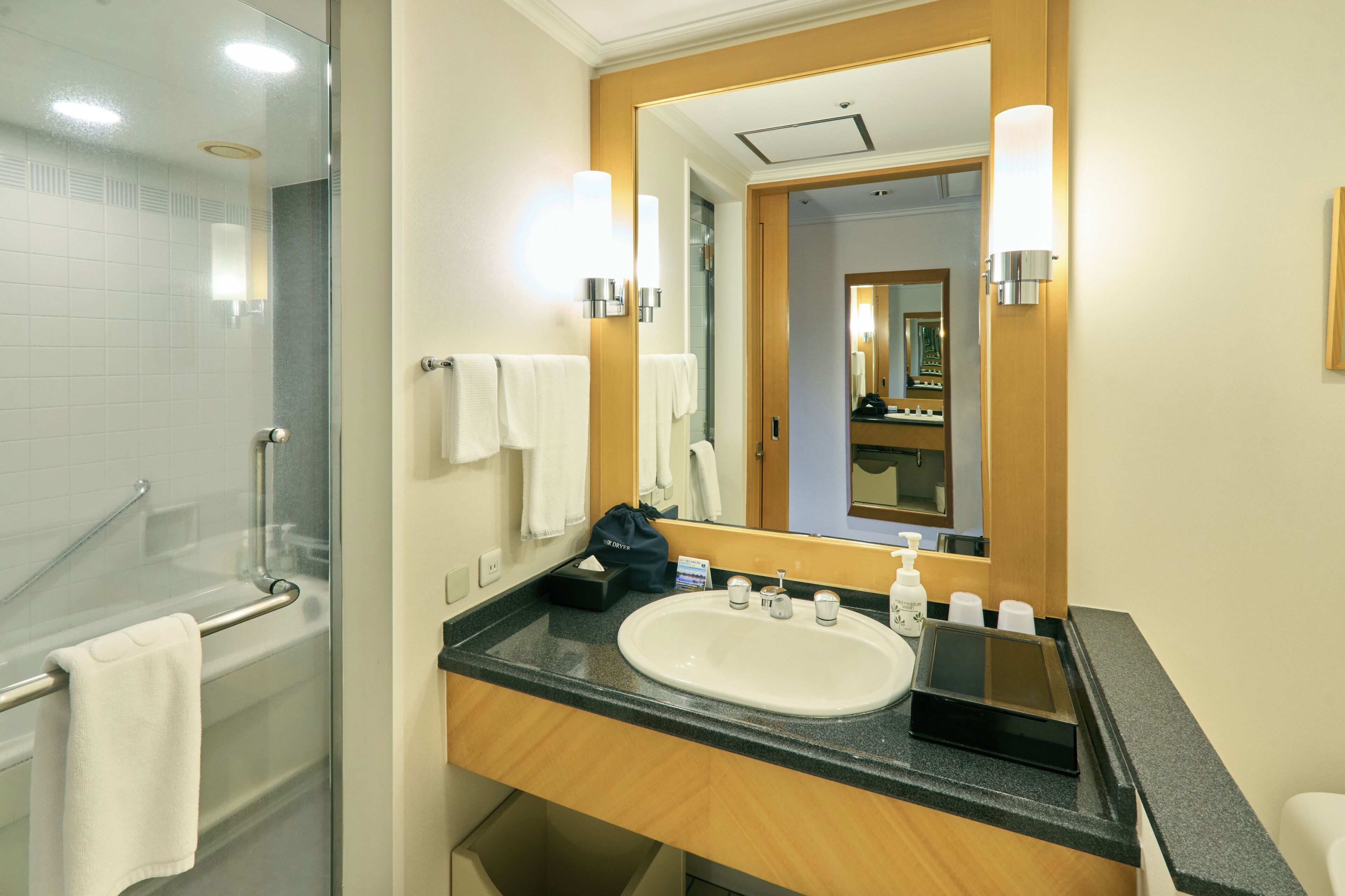 standard twin 33sqm (non smoking) | 1 bedroom, free wifi, bed sheets, alarm clocks