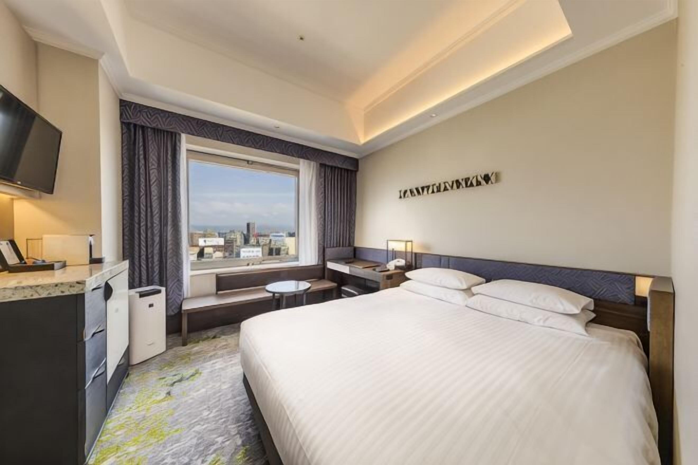 Wifi gratis, ropa de cama y despertador 