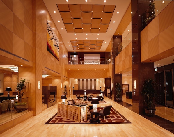 Lobby lounge