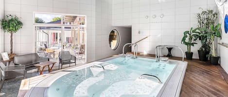 Bain à remous intérieur