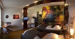 Free minibar items, individually decorated, individually furnished, desk