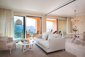 Premium bedding, down duvets, minibar, in-room safe