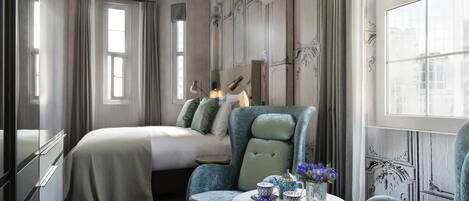 1 bedroom, premium bedding, minibar, in-room safe