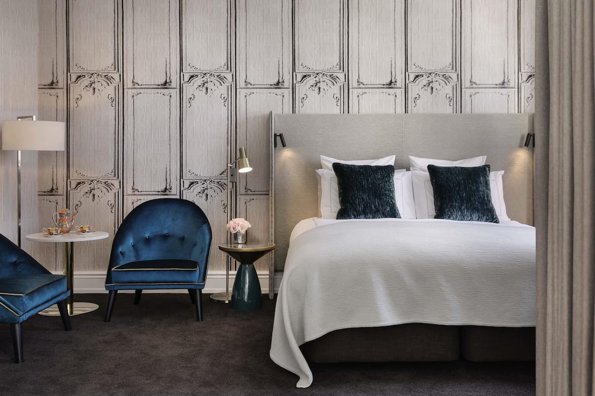 Luxury Room, 1 King Bed, City View