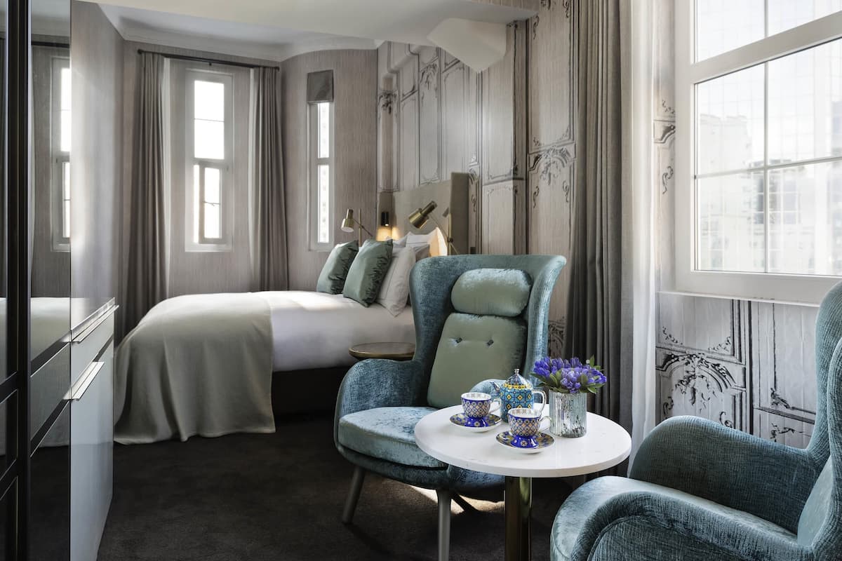 Premium bedding, minibar, in-room safe, laptop workspace