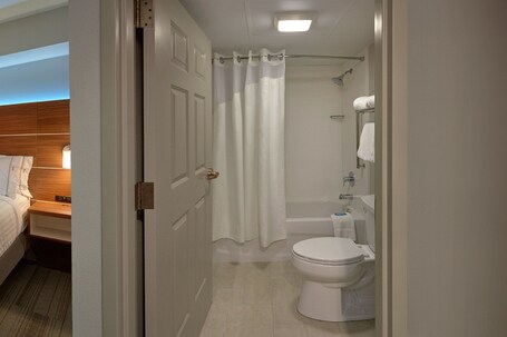 Holiday Inn Express and Suites Pigeon Forge Sevierville, an IHG Hotel - Image 11