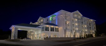 홀리데이 인 익스프레스 & 스위트 피전 포지 세비에빌 바이 IHG