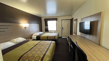 Kamer, 2 tweepersoonsbedden, niet-roken | Een bureau, een strijkplank/strijkijzer, gratis wifi, beddengoed