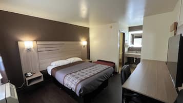 Desk, iron/ironing board, free WiFi, bed sheets