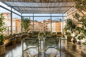 Suite, terras, uitzicht op stad | Terras