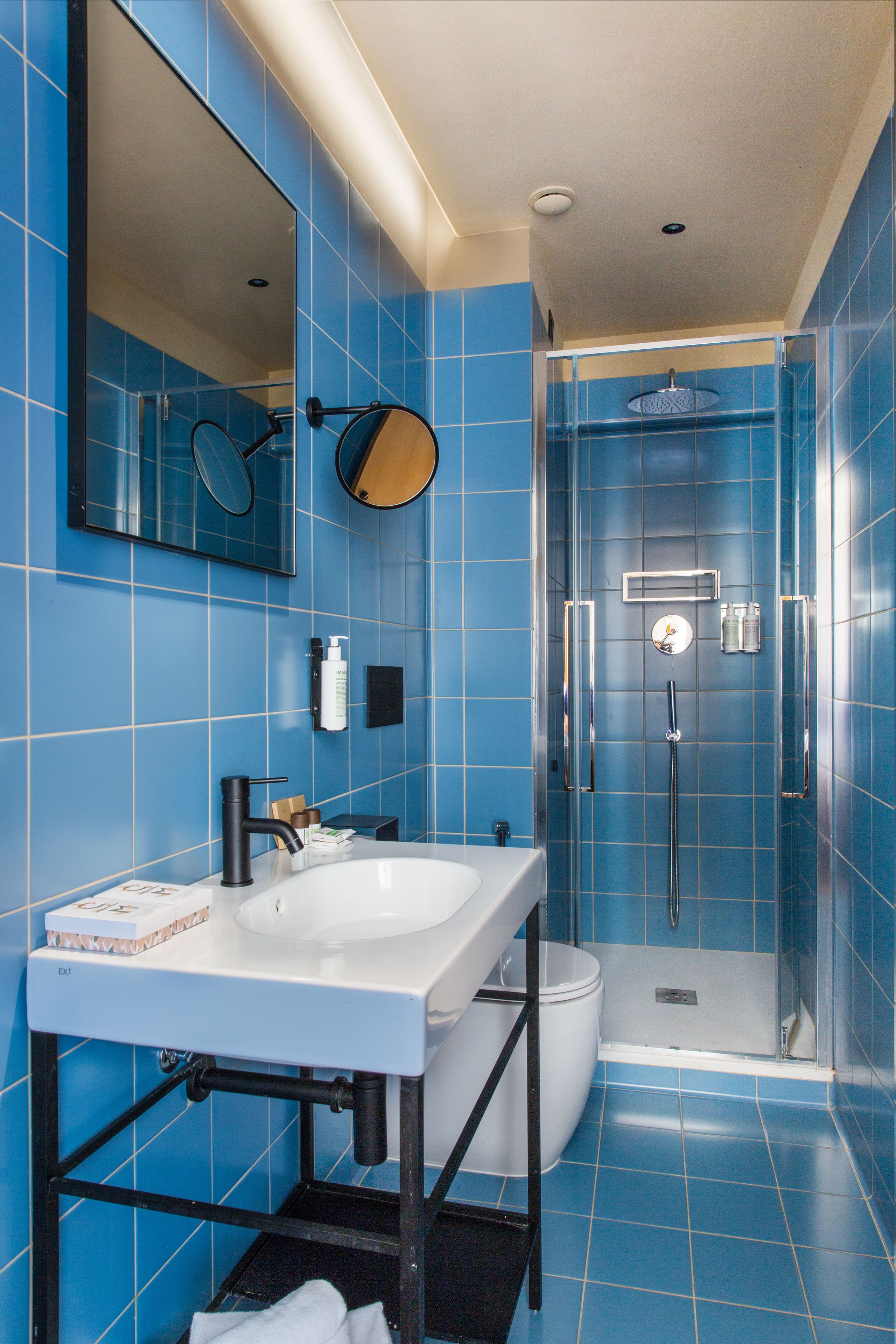 basic double room | bathroom | shower, eco-friendly toiletries, slippers, towels