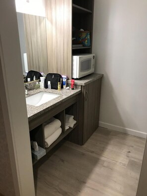 Hair dryer, towels - Castle Inn (San Francisco)