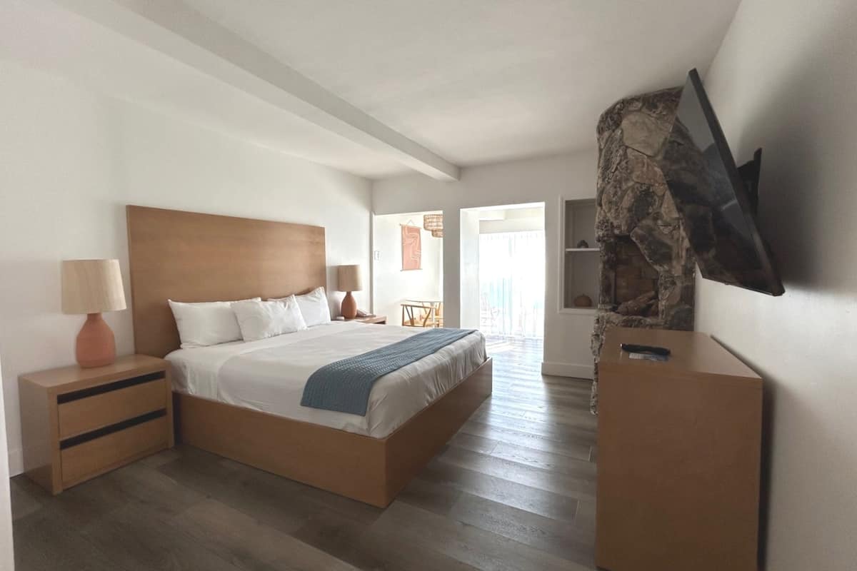 Room, 1 King Bed, Fireplace, Oceanfront | In-room safe, iron/ironing board, free cribs/infant beds, free WiFi