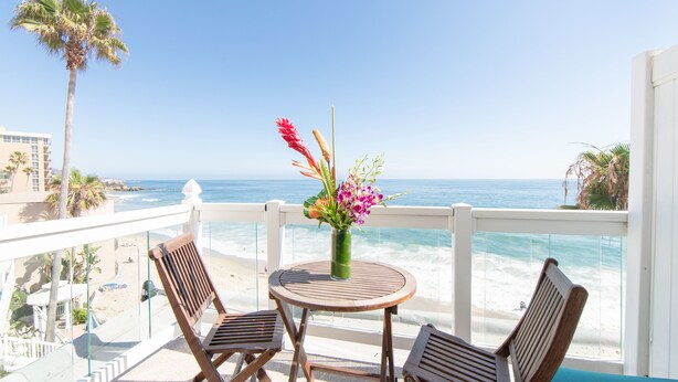 Rom, 1 kingsize-seng, peis, ved strandkanten | Terrasse/patio