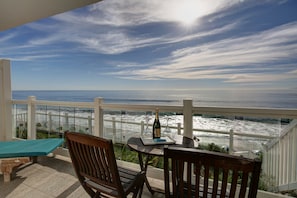 Room, 1 King Bed, Beachfront | Terrace/patio - Capri Laguna on the Beach (Laguna Beach)