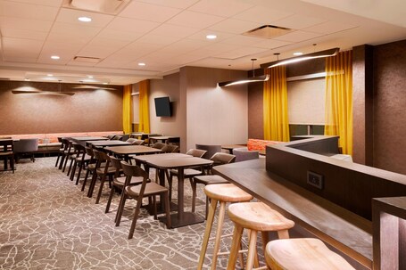 SpringHill Suites by Marriott Asheville - Image 7