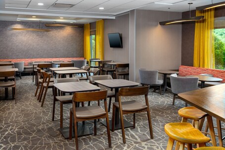 SpringHill Suites by Marriott Asheville - Image 9