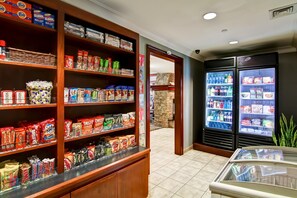 Snack bar - Homewood Suites by Hilton Stratford (Stratford)