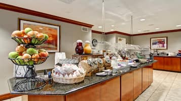 Desayuno buffet incluido todos los días