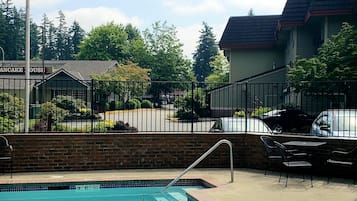 Sæsonbestemt udendørs pool