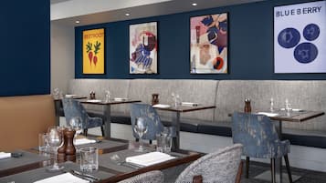 Breakfast and dinner served