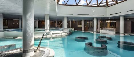 Espace de soins pour les couples, sauna, bain à remous, hammam, hammam