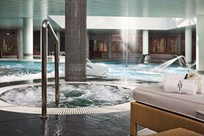 Couples treatment rooms, sauna, hot tub, steam room, Turkish bath