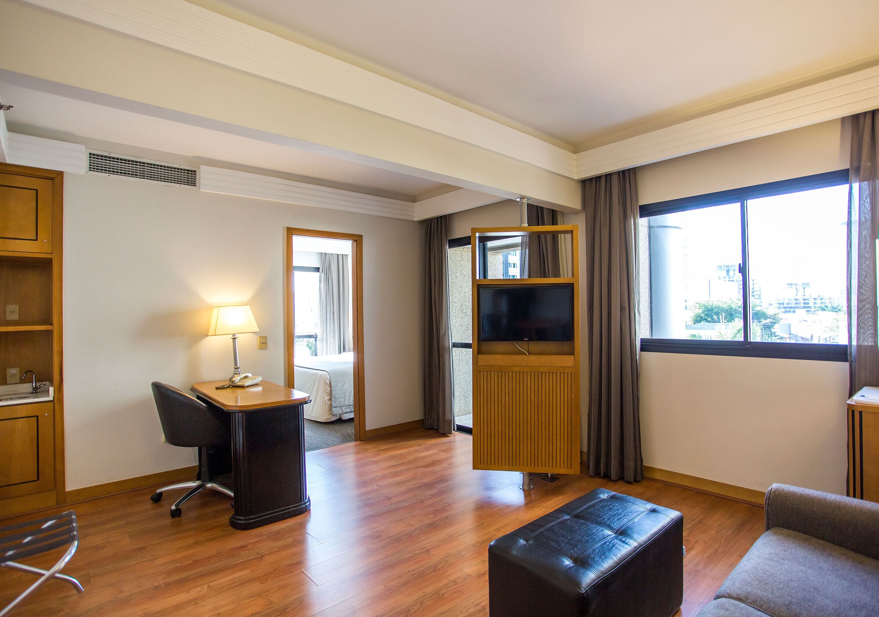 suite deluxe, 1 cama queen size | 1 bedroom, minibar, in-room safe, desk