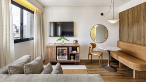 Tomannsrom – comfort | Minibar, safe på rommet, blendingsgardiner og wi-fi (inkludert)