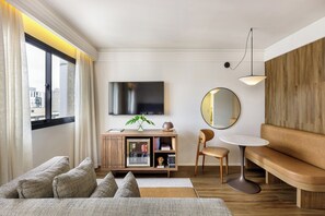 Minibar, coffres-forts dans les chambres, rideaux occultants